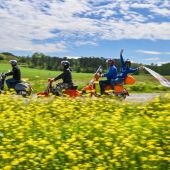 Im Jahr 2026 wird die Vespa 80 Jahre alt und feiert dieses Jubiläum vom 25. bis 28. Juni in Rom mit der größten Party in der Geschichte der legendären Rollermarke.